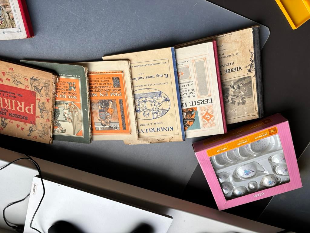 Oude aap noot mies boekjes en planlje. En piggelmee boeken., Antiek en Kunst, Antiek | Speelgoed, Ophalen of Verzenden