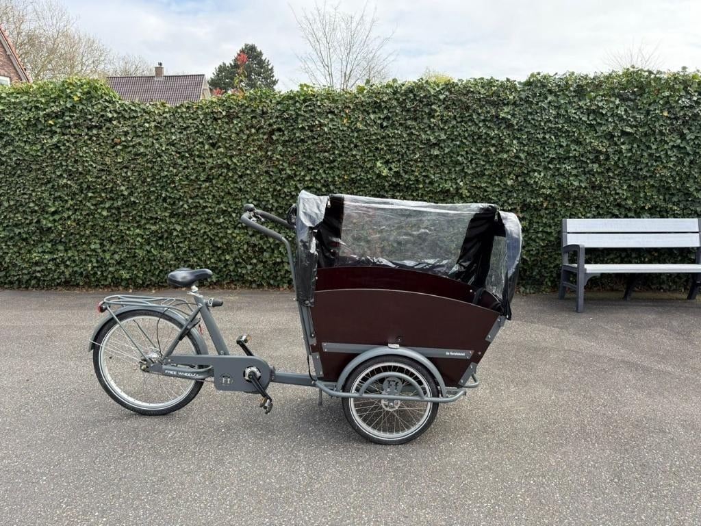 Elektrische bakfiets freewheely (met veel accessoires), Ophalen, 4 kinderen of meer, Huif, Zo goed als nieuw