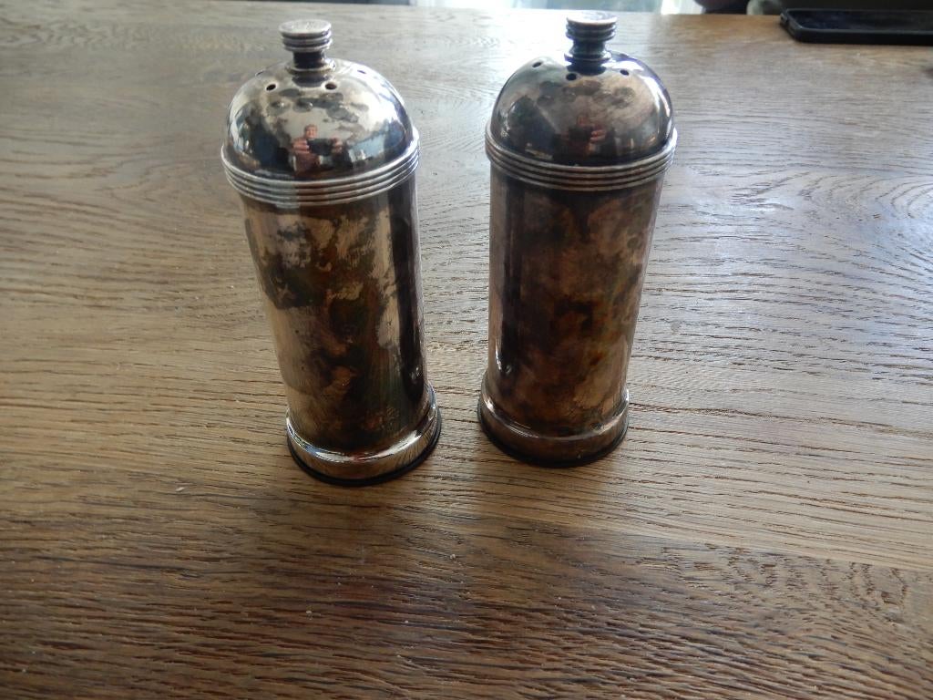 Antieke peper en zoutstel, Ophalen