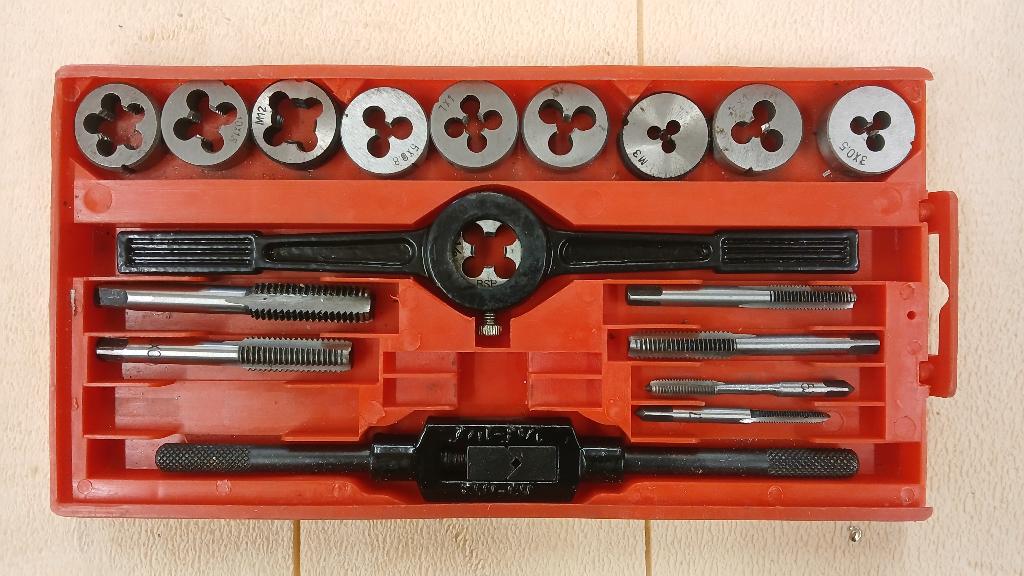 draadsnij en tapset, Ophalen of Verzenden, Zo goed als nieuw