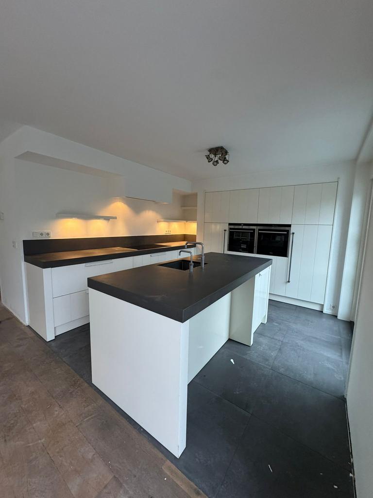 Prachtig kookeiland met top apparatuur Van €8.999 NU €7.199