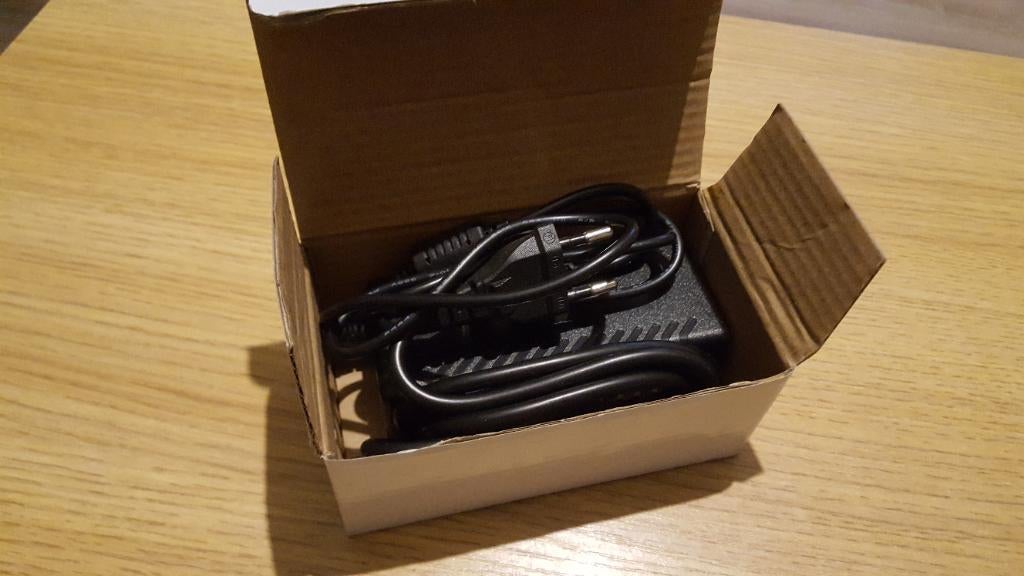 Voeding 12v 5A adapter 230v, Ophalen of Verzenden, Nieuw