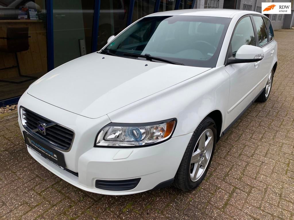 Volvo V50 2.0 Business Edition NAVI / XENON / TREKHAAK, Auto's, Volvo, Voorwielaandrijving, 145 pk, Stof, Gebruikt