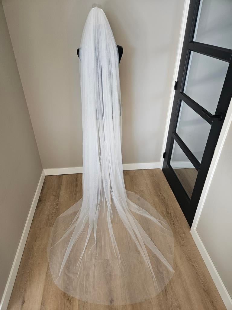 Prachtige soepelvallende sluier cecile ivory 300cm, Kleding | Dames, Ophalen of Verzenden, Nieuw, Accessoires