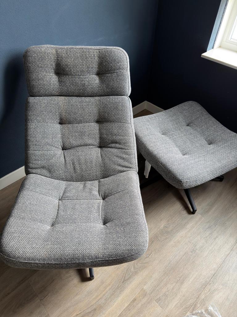 Ikea fauteuil met voetenbank - Zo goed als nieuw, Huis en Inrichting, Fauteuils, Ophalen, Zo goed als nieuw, Stof, 75 tot 100 cm