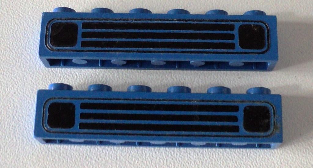 3009p01e(2) 2x Blue Brick 1 x 6 with Black Car Grille Pat, Ophalen of Verzenden, Gebruikt