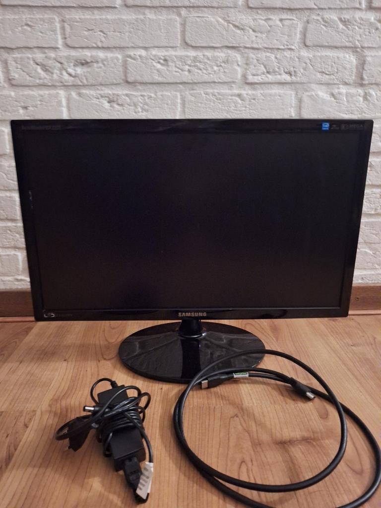 Samsung SyncMaster BX2231 LED Monitor - Full HD, Computers en Software, Monitoren, Kantelbaar, Full HD, Zo goed als nieuw, Samsung