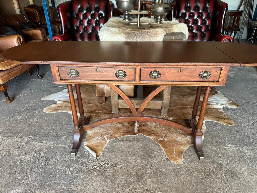 Heldense hangoor sidetable. Izgs, Ophalen