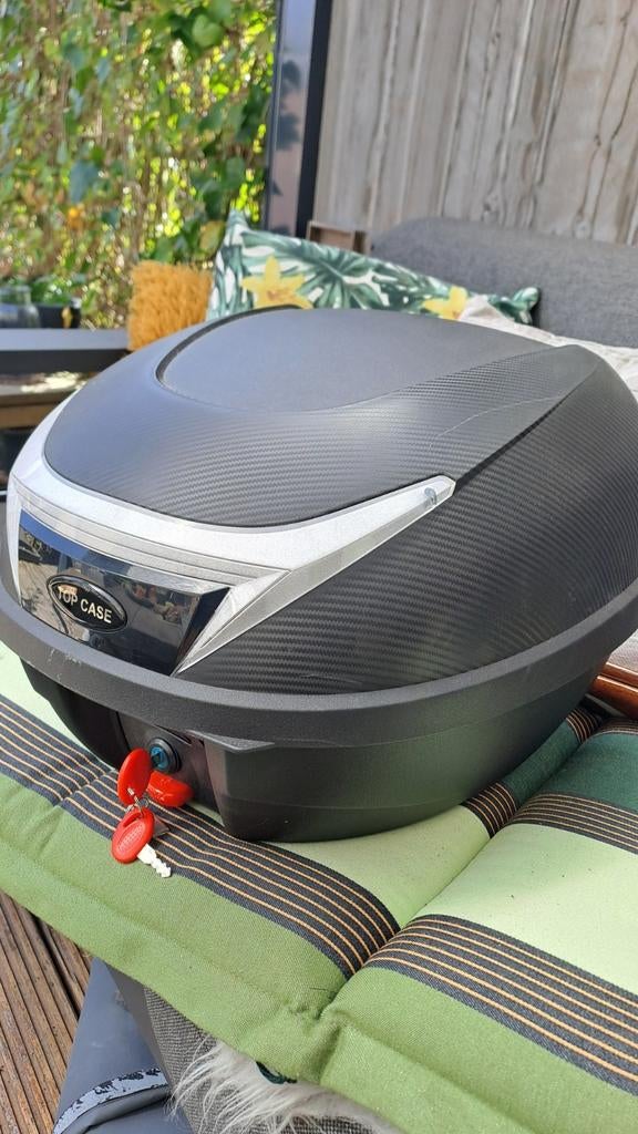 Topkoffer met sleutels en bevestigingsplaat, Fietsen en Brommers, Brommeronderdelen | Scooters, Ophalen of Verzenden