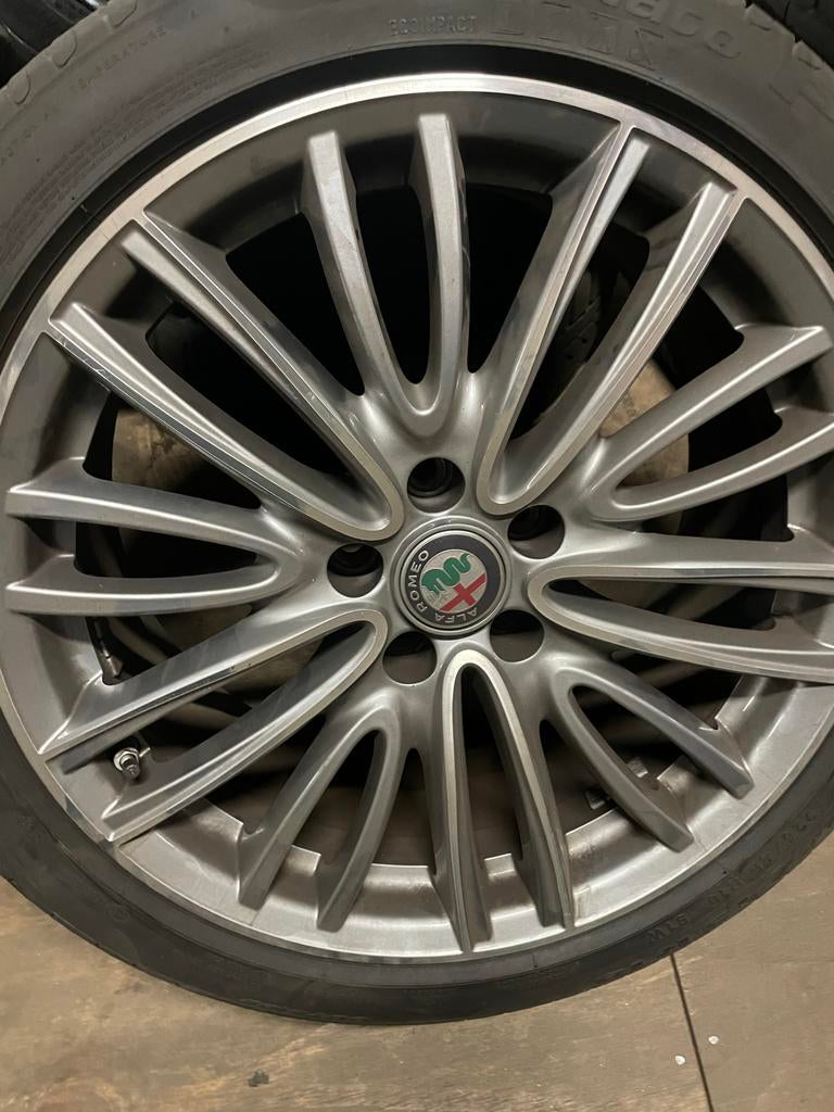 Alfa Romeo Giulia 18 inch wielen, Ophalen, 18 inch, Gebruikt, Banden en Velgen