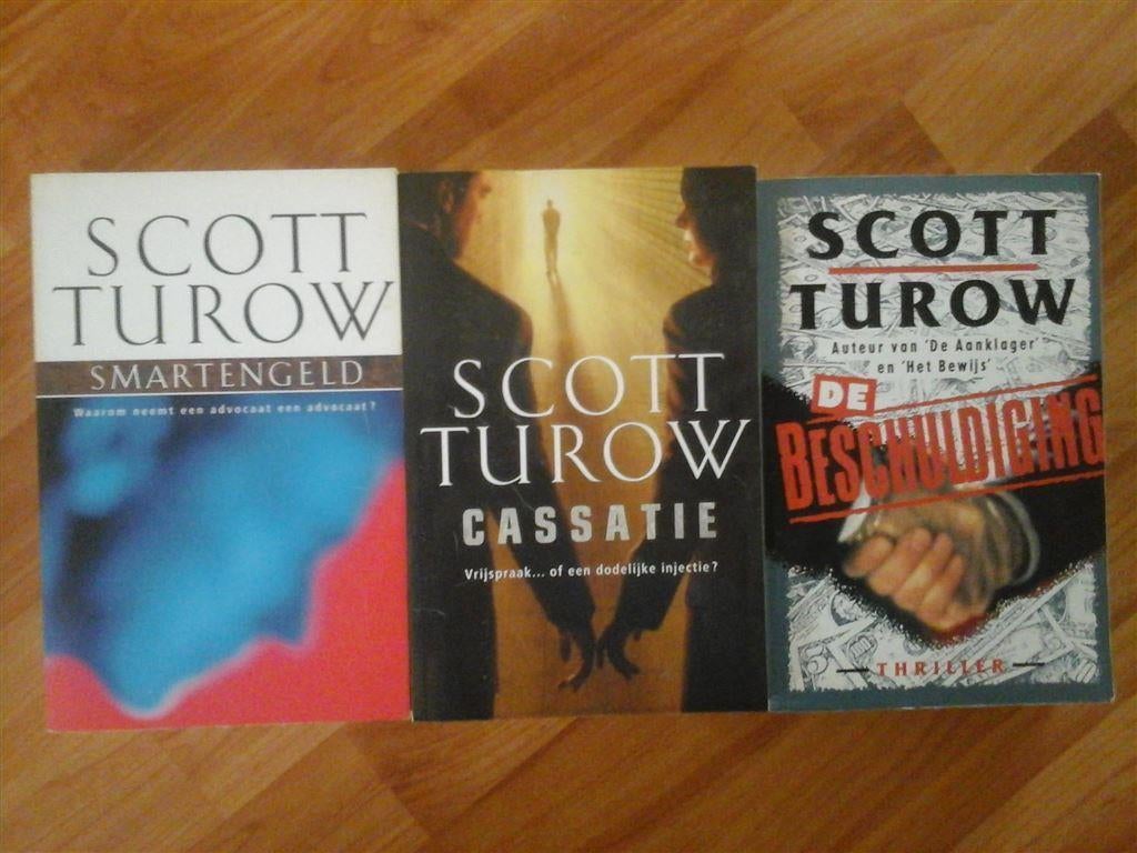 T16-2x scott turow-losse verkoop, Boeken, Thrillers, Nieuw, Ophalen of Verzenden