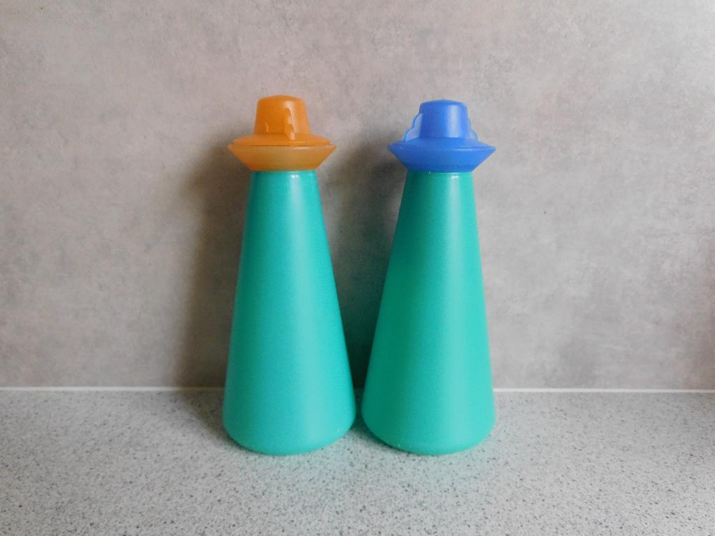 Tupperware Trendy Olie en Azijnfles 350 ml. Aqua Oranje, Ophalen of Verzenden, Zo goed als nieuw, Groen, Overige typen