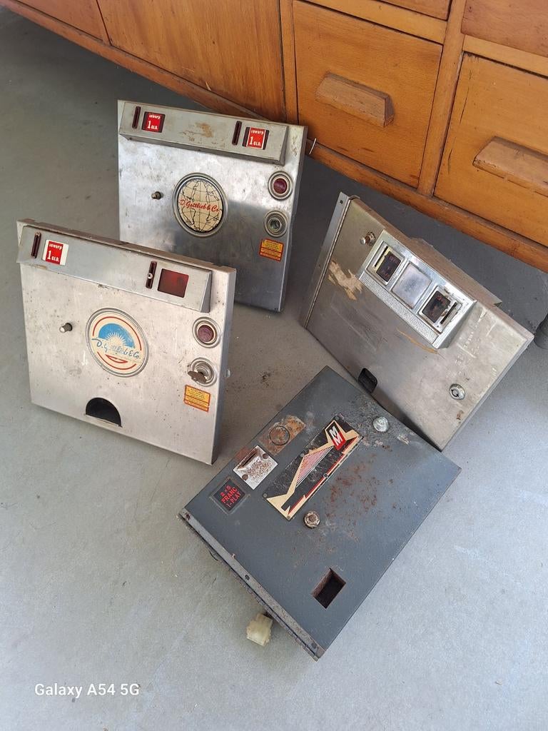 4 gelddeurtjes van flipperkasten, Ophalen of Verzenden, Onderdeel of Defecte kast