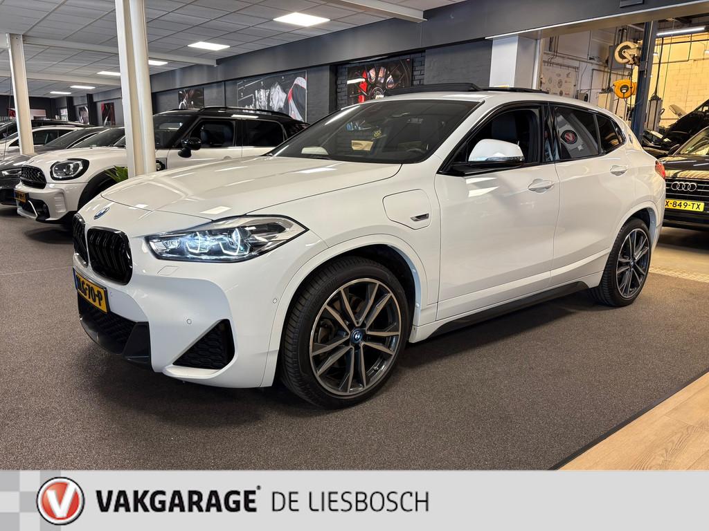 BMW X2 XDrive25e High Executive M-sport / camera / stoelverw, Automaat, Gebruikt, Wit, Bedrijf