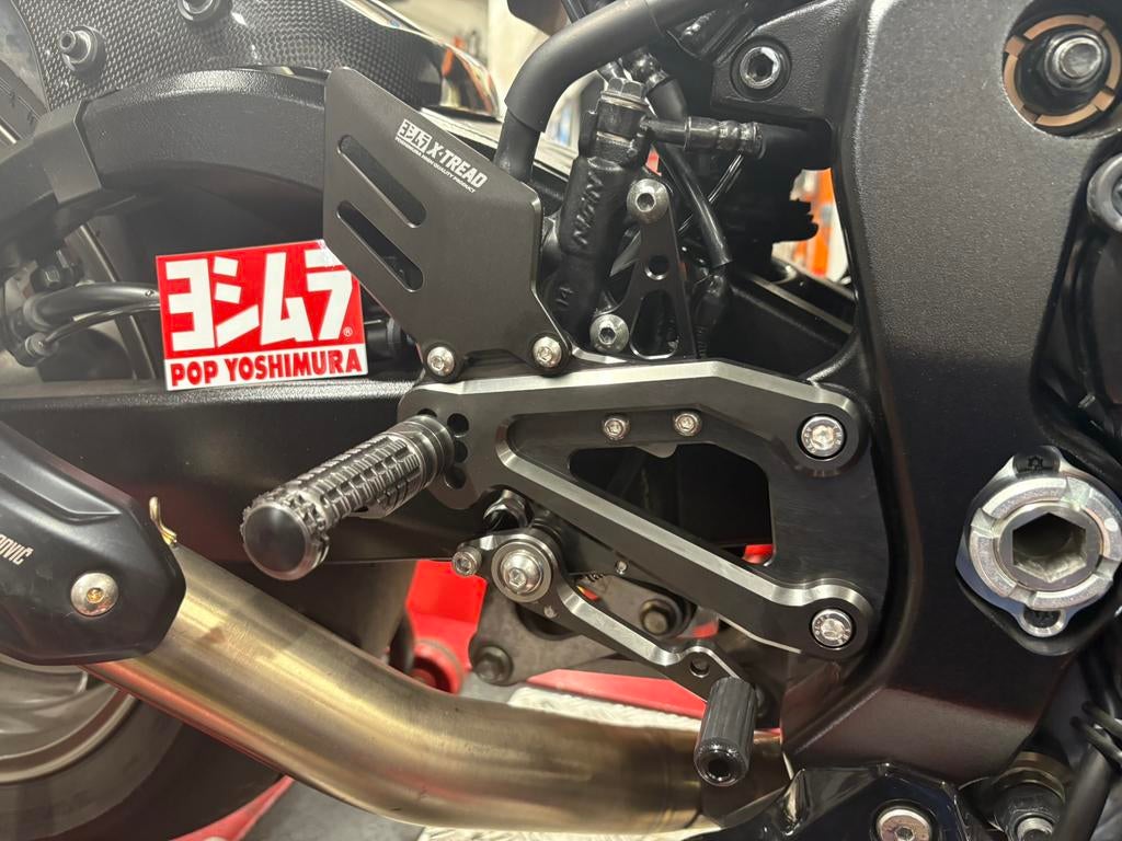 Yoshimura rem/schakelset voetsteunen GSXR1000 2017-2026, Ophalen of Verzenden, Nieuw