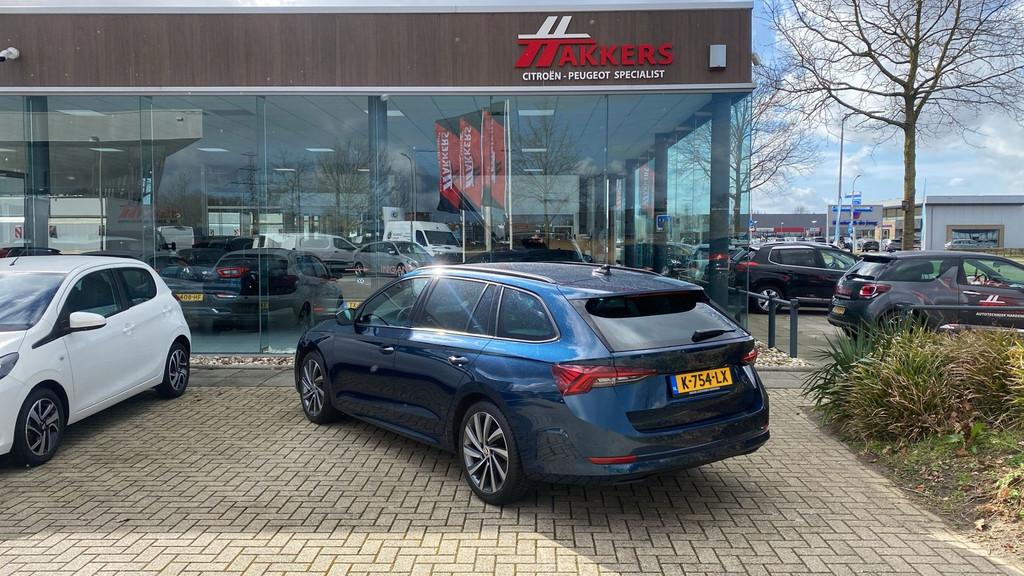 Skoda Octavia Combi 1.0 TSI Sport Business, Gebruikt, Euro 6, Blauw, Origineel Nederlands