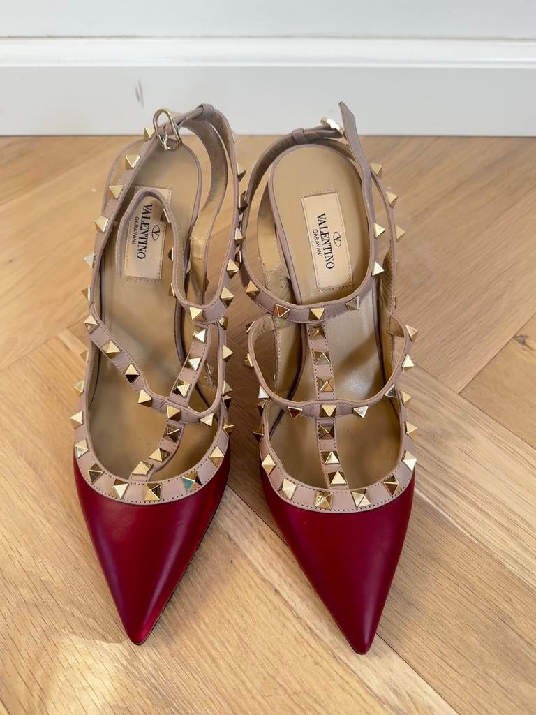 Valentino Garavani Rockstud Pumps – 38,5, Kleding | Dames, Schoenen, Ophalen of Verzenden, Zo goed als nieuw, Zwart