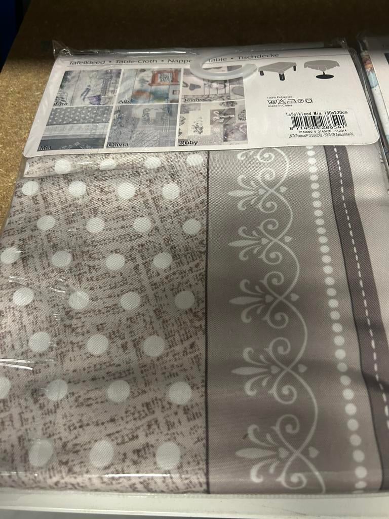 Nieuw tafel kleed vinyl plastic, Rechthoekig, Nieuw, 200 cm of meer, 50 tot 100 cm