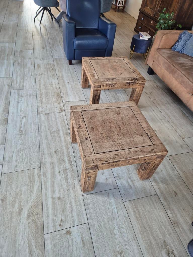 Eiken salon tafels, Ophalen