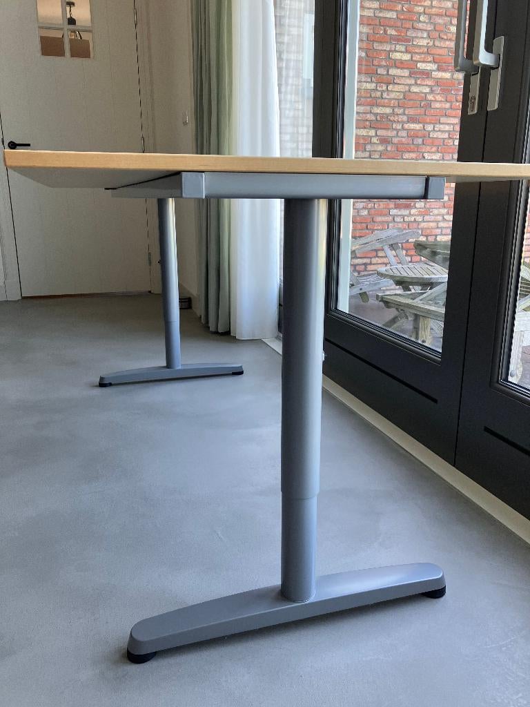 WERKPLAATSKRUK PU MET HOOGTEVERSTELLING EN CHROOM VERSTELBARE VOETRING PER STUK