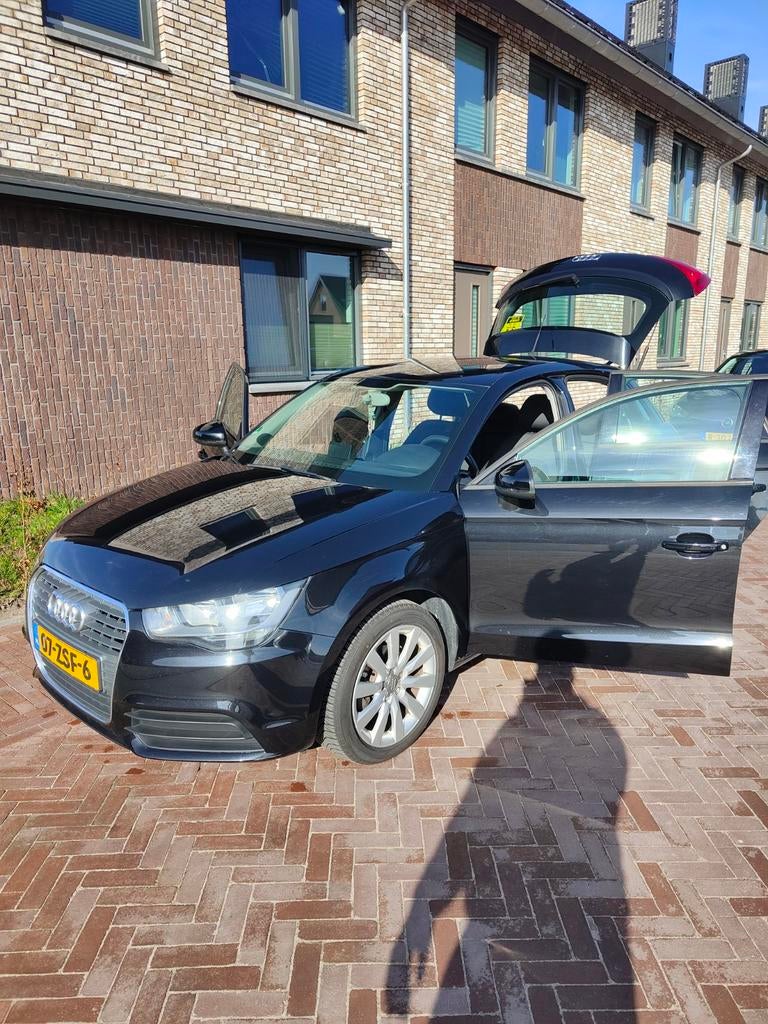 Audi A1 1.2 Tfsi 63KW SB 2013 Zwart NAP NL auto, Voorwielaandrijving, Stof, Zwart, 4 cilinders