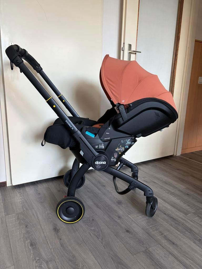 Doona X Kinderwagen/Autostoel - Perfect voor onderweg, Kinderen en Baby's, Kinderwagens en Combinaties, Zo goed als nieuw, Met autostoeltje