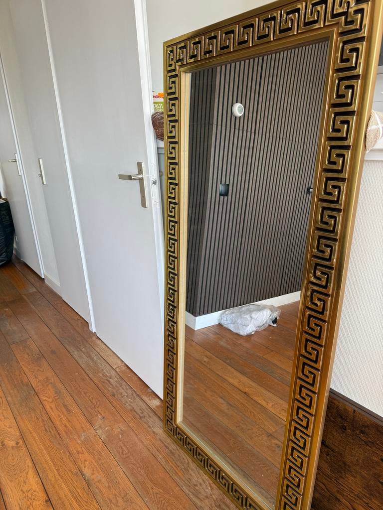 Grote spiegel met gouden lijst - 140x70 cm, Ophalen, Gebruikt, 100 tot 150 cm, Rechthoekig