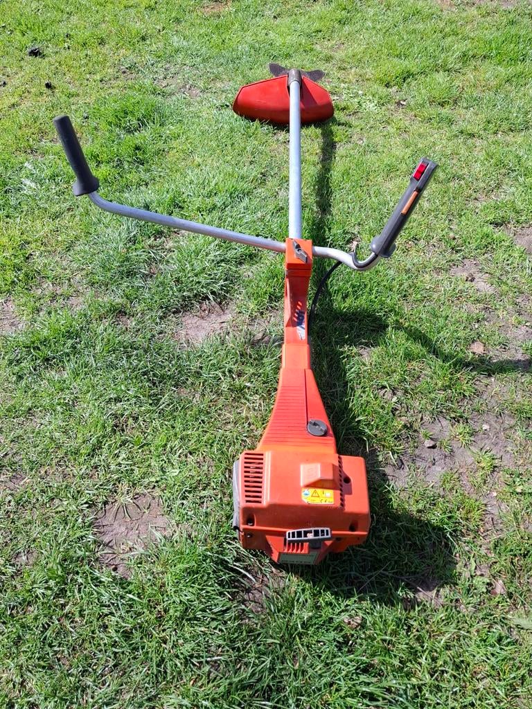 Husqvarna bosmaaier 240r, Ophalen, Benzine, Gebruikt, 30 tot 50 cm