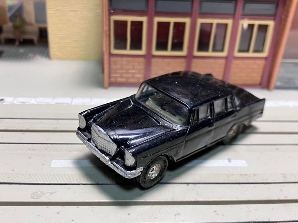 Faller AMS Mercedes 220 zwart met blokmotor B4, Kinderen en Baby's, Speelgoed | Racebanen, Ophalen of Verzenden, Zo goed als nieuw