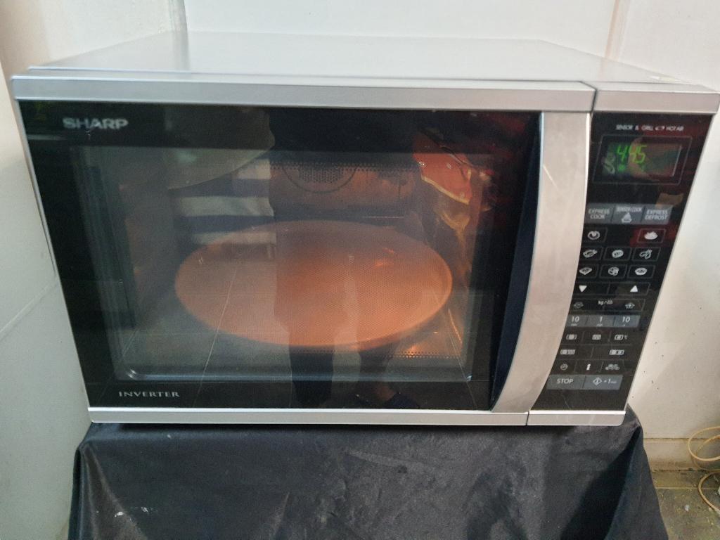 Sharp Combimagnetron met Heteluchtoven werkt super (R971INW), Ophalen, Combimagnetron, Hete lucht, Zo goed als nieuw