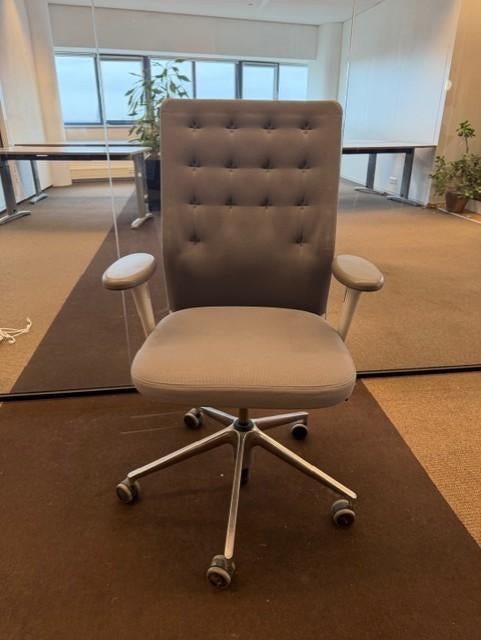 Vitra ID Trim Ergonomische stoel / werkstoel / stoel,4 stuks, Gebruikt, Ophalen of Verzenden, Grijs, Bureaustoel
