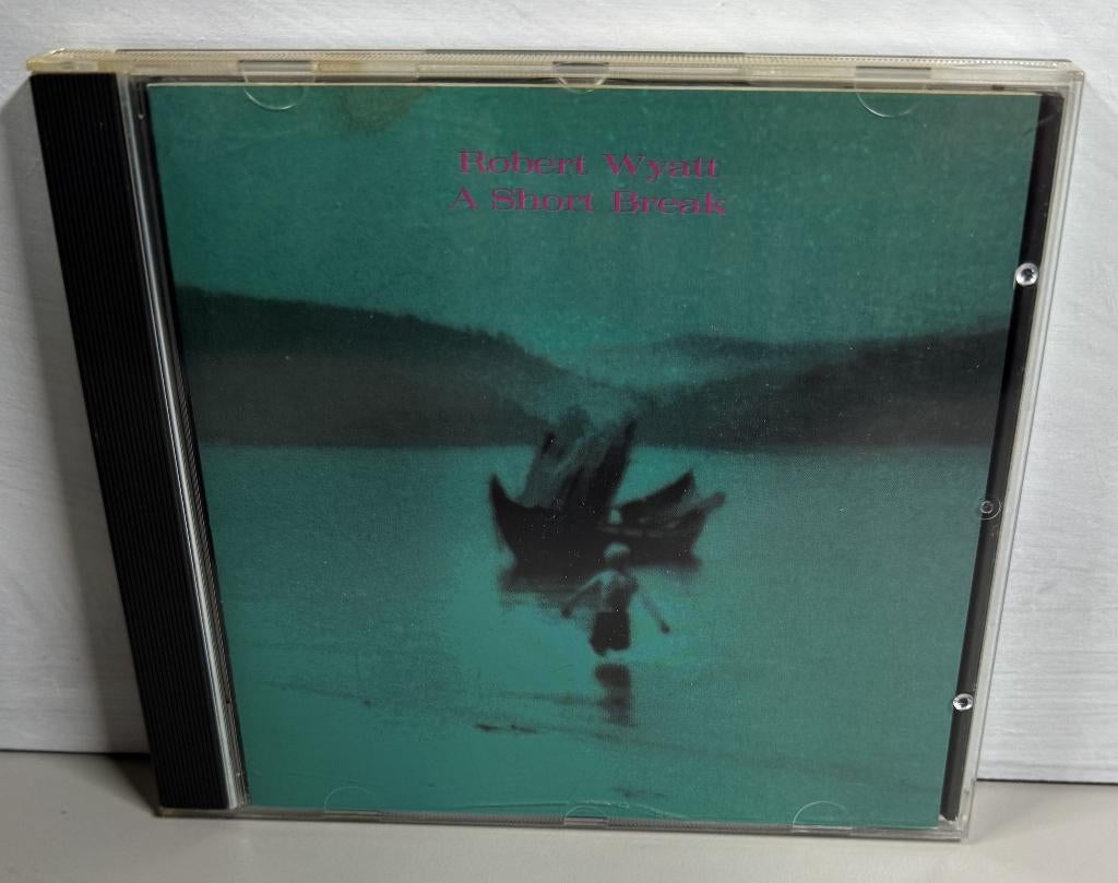 CD - Robert Wyatt - A short break, Ophalen of Verzenden, Zo goed als nieuw