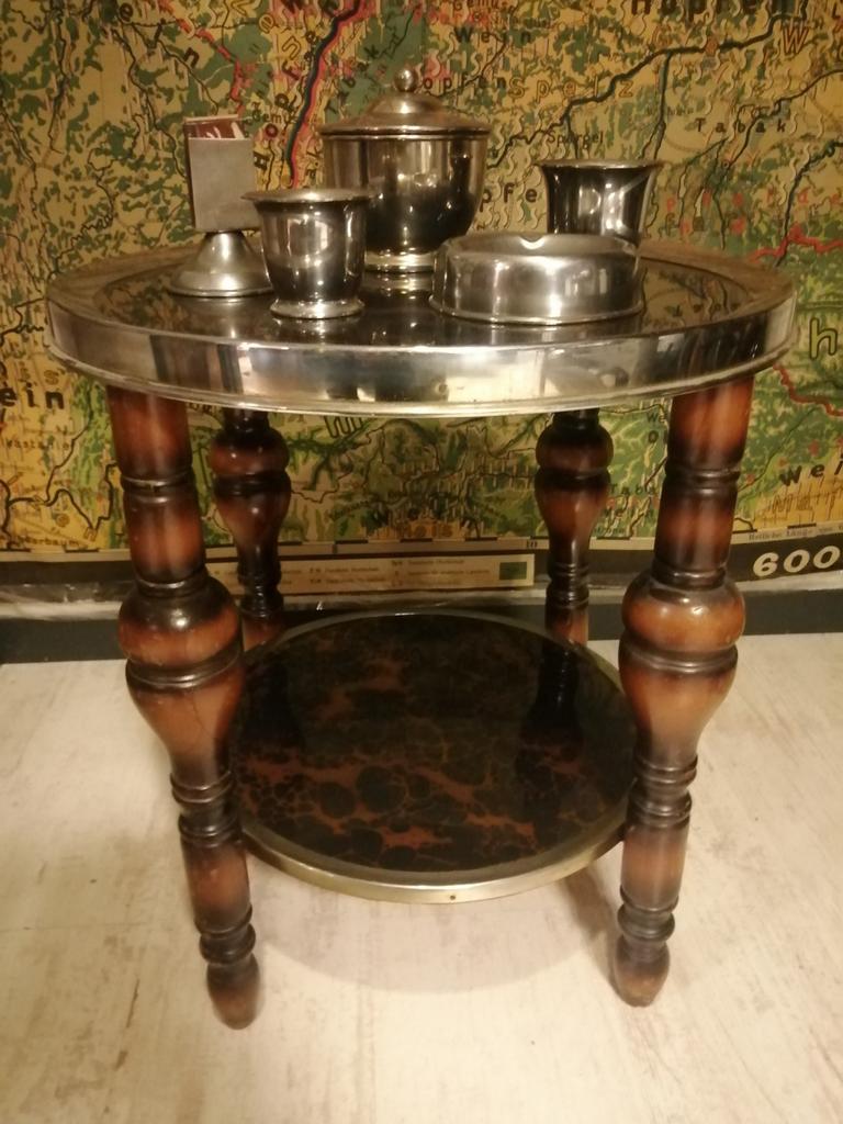 OUD JAREN 60 ROOK TAFELTJE BIJZETTAFEL INCL.ACCESSOIRES 55CM, Antiek en Kunst, Antiek | Meubels | Tafels, Ophalen