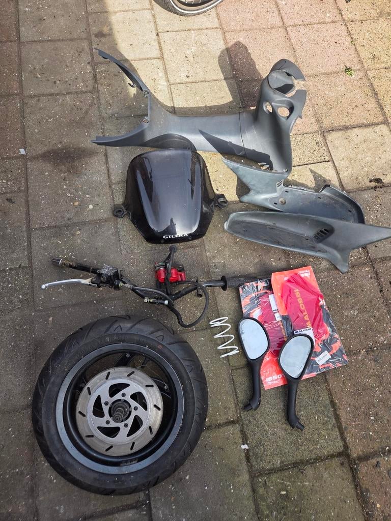 Gilera runner 125 180 onderdelen windscherm spiegels koplamp, Ophalen of Verzenden, Overige typen
