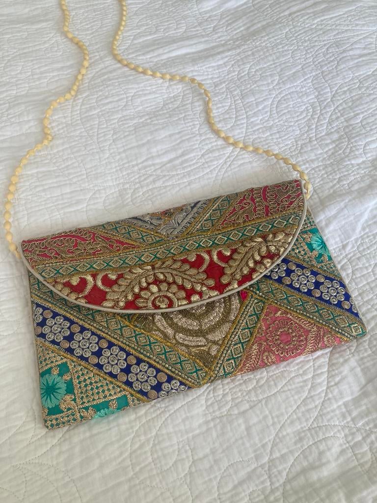 Prachtig geborduurde Clutch Schoudertasje (Boho anna Ibiza), Ophalen of Verzenden, Zo goed als nieuw, Overige kleuren, Schoudertasje