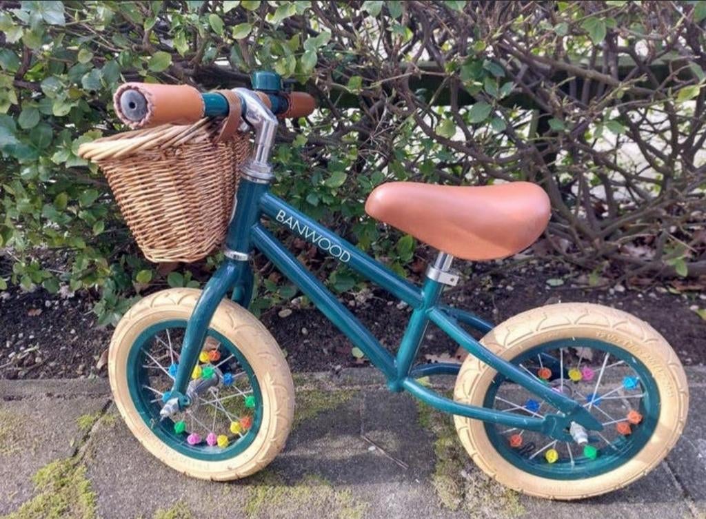 Banwood loopfiets met helm, Ophalen, Zo goed als nieuw, Loopfiets