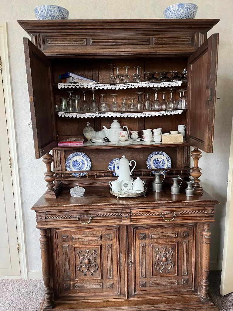 Vlaamse of Renaissance kast, Ophalen