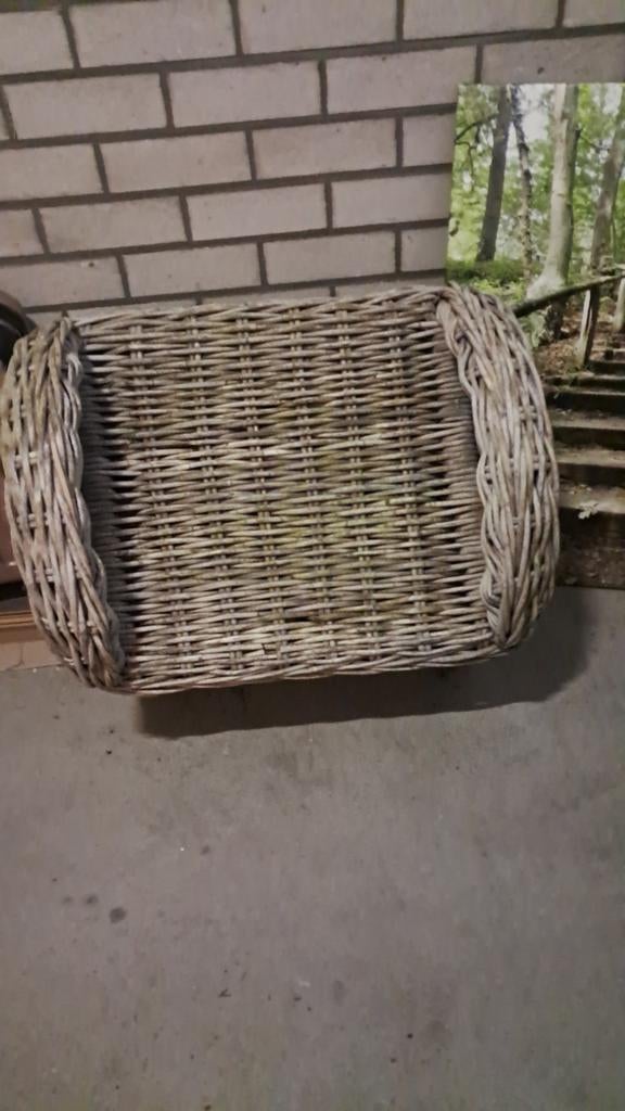 Voetenbankje riet, Huis en Inrichting, Banken | Voetenbanken en Poefen, Ophalen of Verzenden, Zo goed als nieuw, Rechthoekig, Minder dan 50 cm