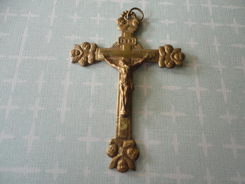 Oud Frans kruisbeeldje/hanger Heilige Jesus Christus, Verzenden, Zo goed als nieuw, Sieraad, Christendom | Katholiek