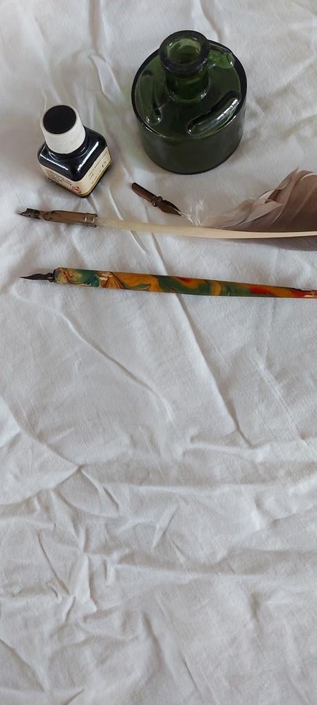 Vintage,3 kroontjes pennen,inktpotje,en vol oostindiche inkt, Verzamelen, Pennenverzamelingen, Ophalen of Verzenden, Balpen, Overige merken
