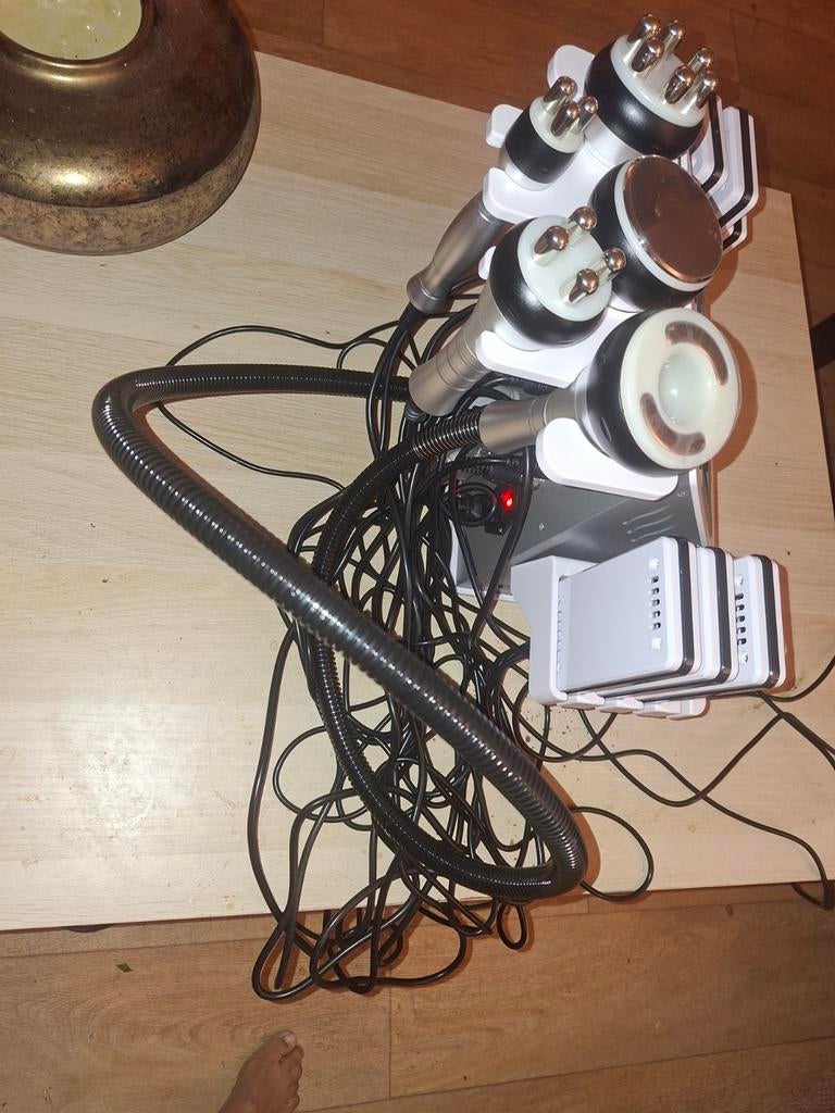 Cavitation& RF apparaat. VANDAAG UITZONDERLIJK VANAF 250€!, Ophalen, Nieuw, Overige typen