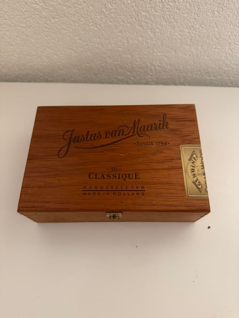 Doosje Justus van Maurik verzamelitem, Ophalen of Verzenden, Zo goed als nieuw, Tabaksdoos of Verpakking
