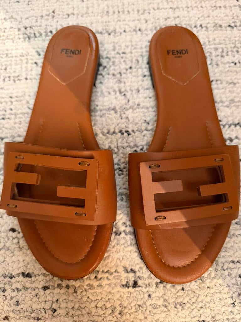 Fendi schoenen maat 38, Slippers, Bruin, Verzenden, Zo goed als nieuw