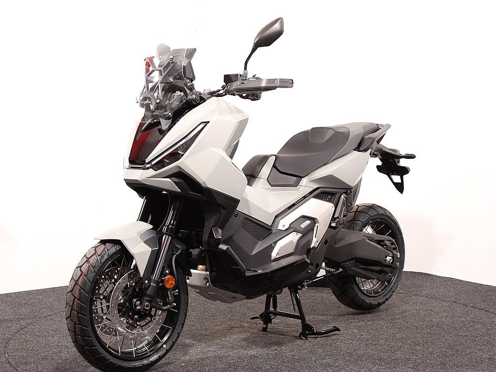 Honda X-ADV 750 - foto 3