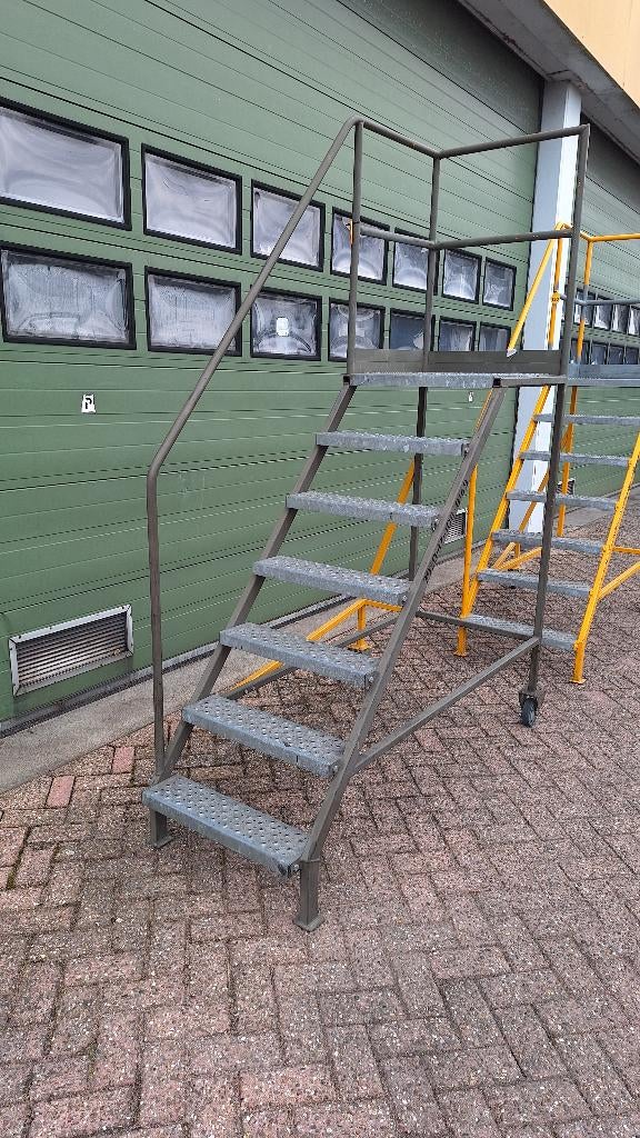 Bordestrap boottrap bordeshoogte 151 cm, Ophalen, Gebruikt, Trap, Minder dan 2 meter