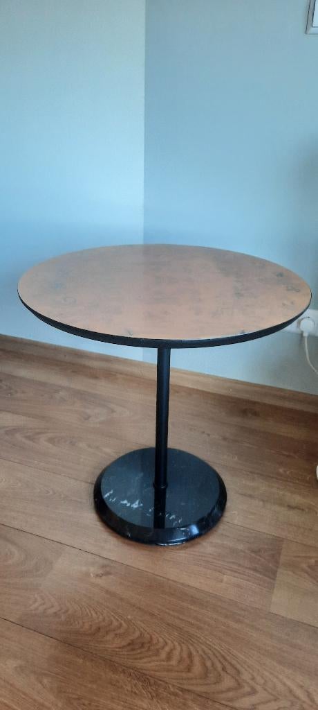 bijzettafel met rond wortelnoten gefineerd bovenblad, 55 tot 75 cm, Zo goed als nieuw, Hout, Ophalen