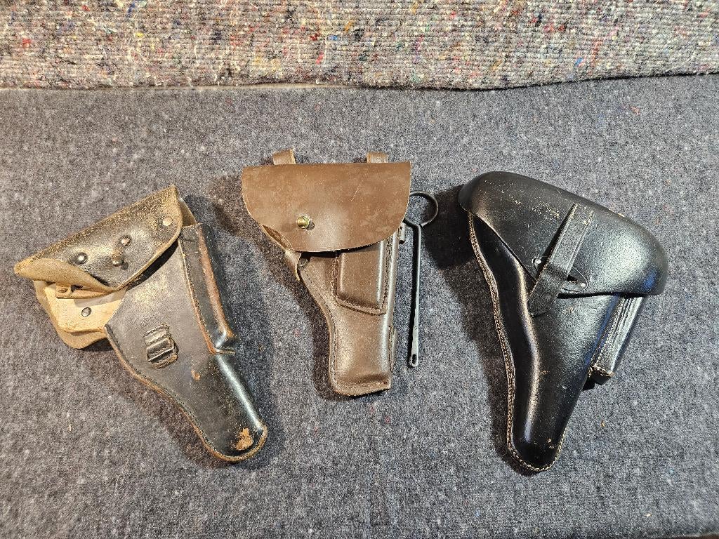 Aangeboden 3 verschillende pistool revolvers, Verzamelen, Ophalen of Verzenden, Overige soorten, Overige gebieden