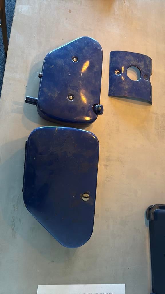 Matchless ajs Olie tank en gereedschaps kast., Motoren, Onderdelen | Oldtimers, Ophalen of Verzenden, Gebruikt