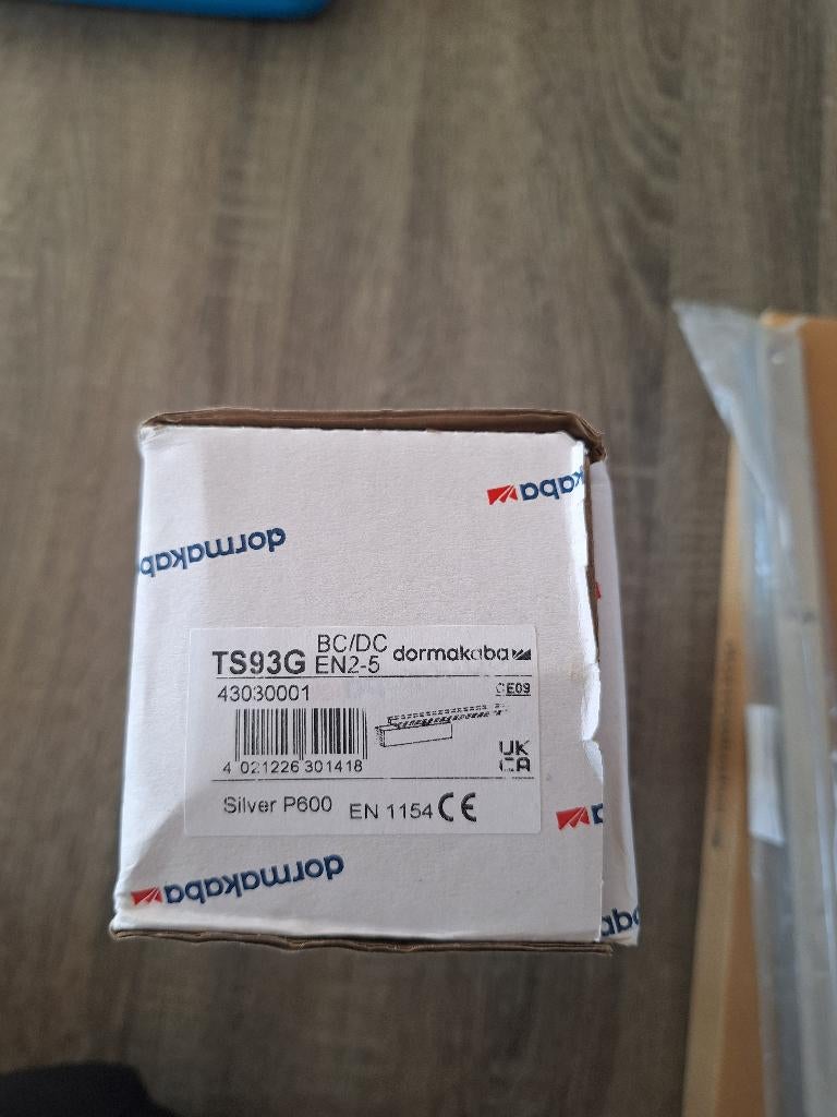 Dormakaba deurdranger, Doe-het-zelf en Verbouw, Hang- en Sluitwerk, Ophalen of Verzenden, Nieuw, IJzer, Overige typen