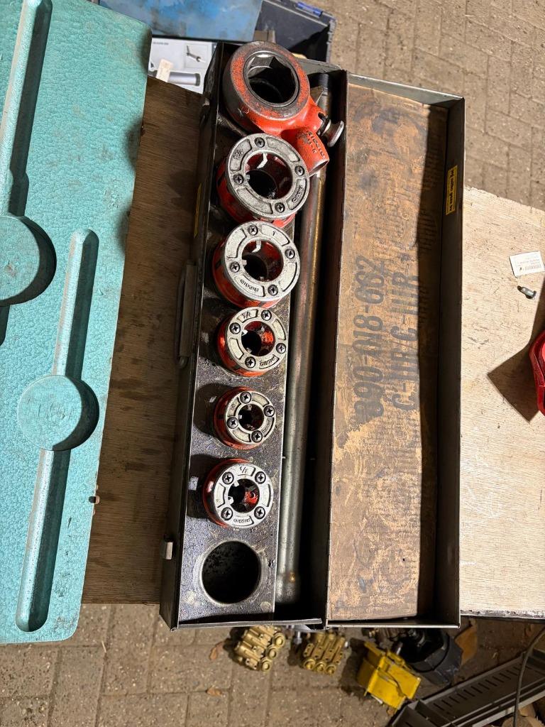 RIDGID 11-R Pijpensnijder handdraadsnijder in nette koffer!, Ophalen of Verzenden, Gebruikt